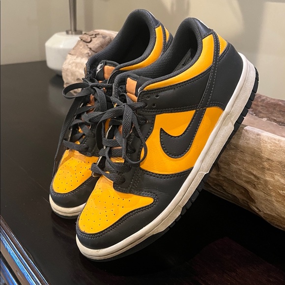 Nike Kids Grade School Dunk Low Sneakers - Picture 6 of 16